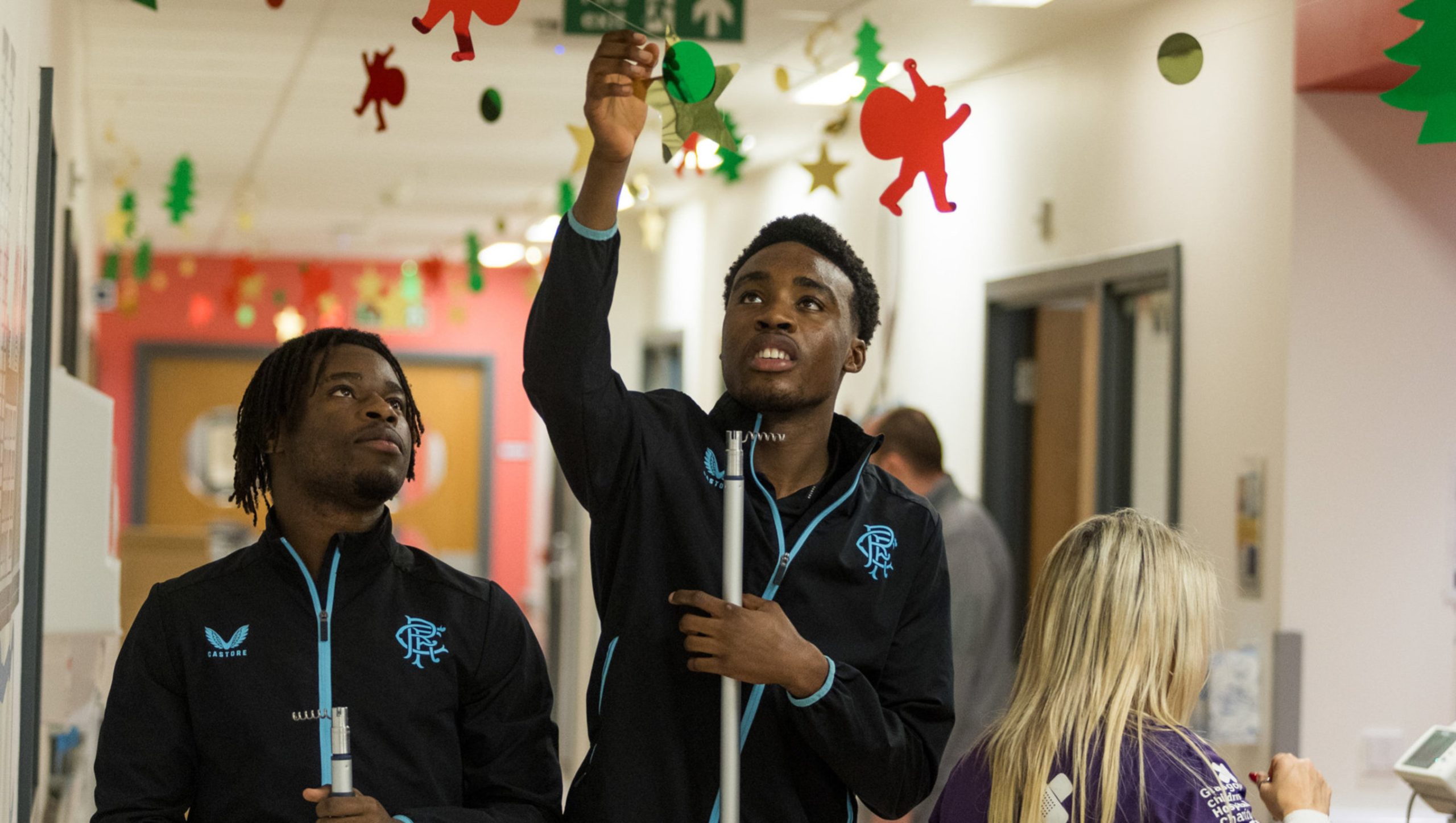 Academy Players Decorate Children’s Hospital For Christmas
